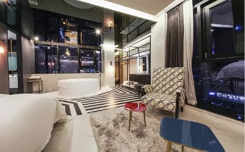 Hotel the Designers Seoul Station Photos