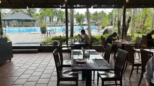 Diamond Bay Resort & Spa Dining Photos