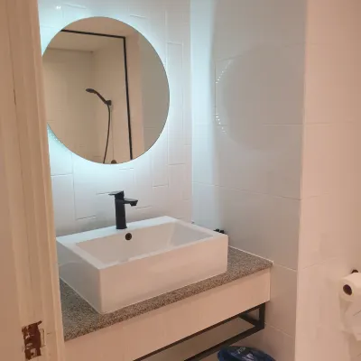 Crystal Crown Hotel JB Kamar Photos