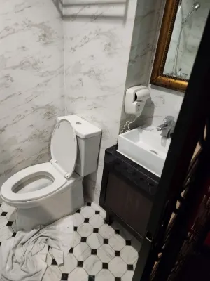 Khaosan Palace Hotel Rooms Photos