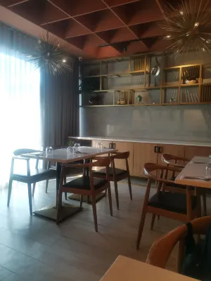 Ironwood Hotel Restauration Photos