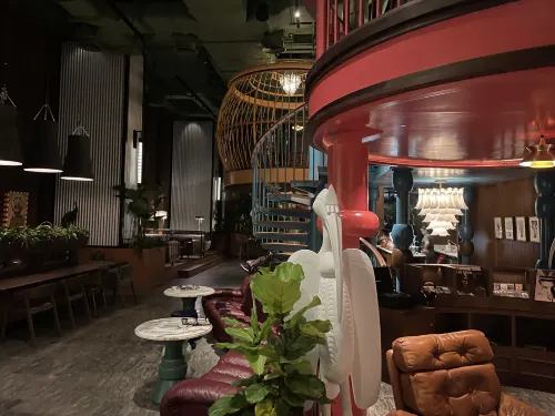 25hours Hotel Jakarta The Oddbird Area Publik Photos