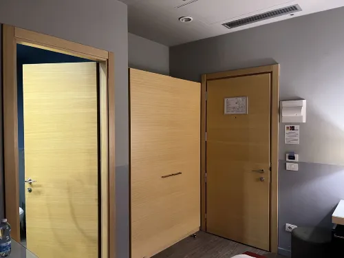 Holiday Inn Milan - Garibaldi Station Rooms Photos