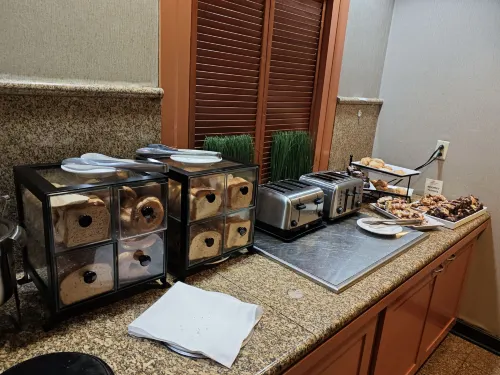 紐瓦克國際機場皇冠假日飯店 Photos