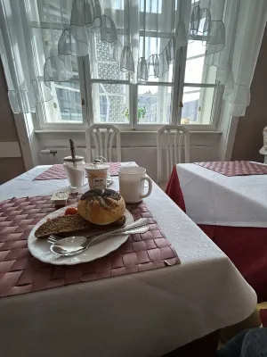 Continental Hotel-Pension Photos