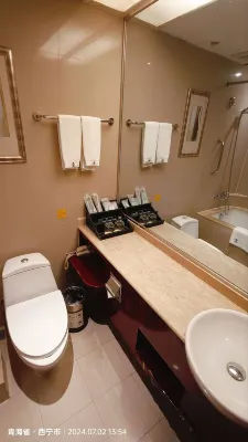 San Want Hotel Rooms Photos