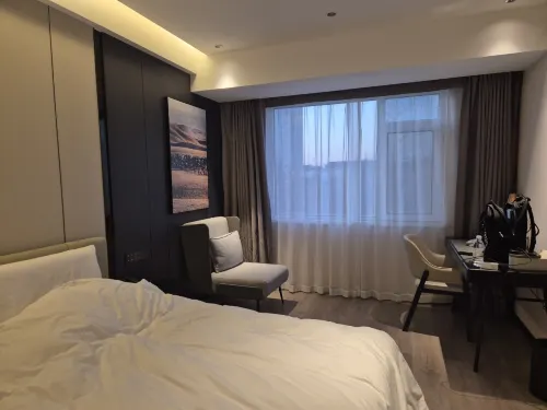 Yanji Aiya Movie Viewing Apartment Kamar Photos