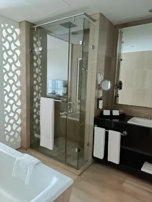 Sofitel Abu Dhabi Corniche Kamar Photos
