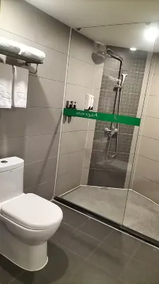 Leisure Inn Rooms Photos