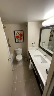 Holiday Inn Vancouver-Centre Broadway Camere Photos