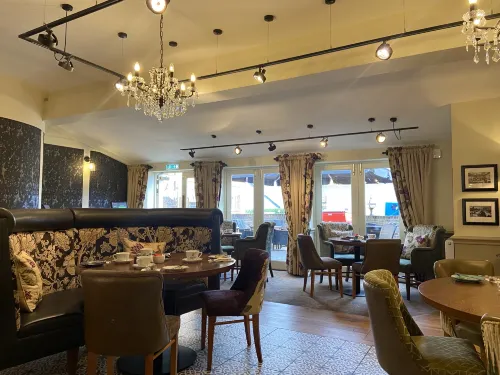 The Kings Arms and Royal Hotel, Godalming, Surrey Restauration Photos
