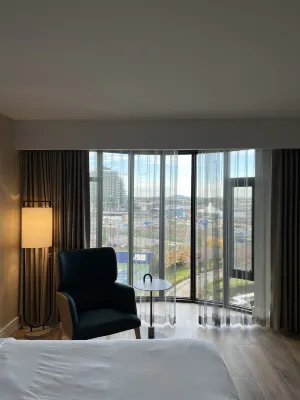 Delta Hotels Victoria Ocean Pointe Resort Rooms Photos