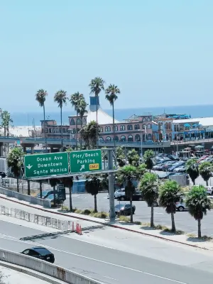 Holiday Inn Express & Suites Pasadena - Los Angeles 호텔 주변 Photos