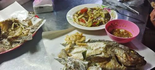 Travelier Hostel Makanan Photos