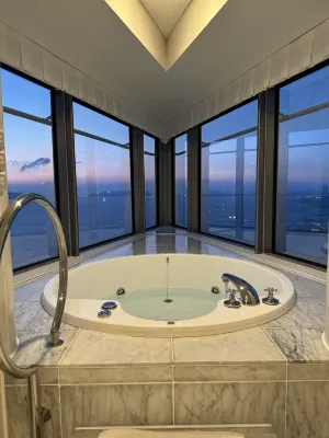 Hilton Fukuoka Sea Hawk Photos