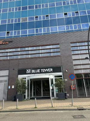 XO Hotels Blue Tower Außen Photos