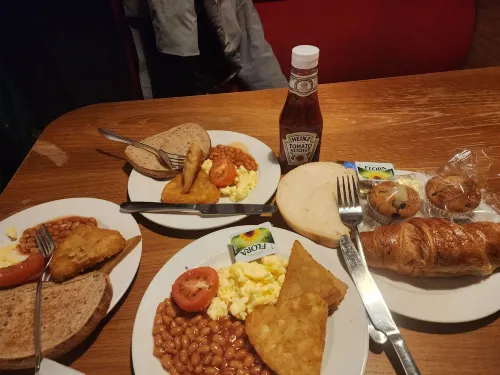 Holiday Inn Express Belfast City Restauration Photos