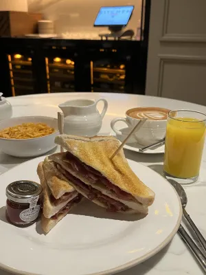 Holmes Hotel London Dining Photos