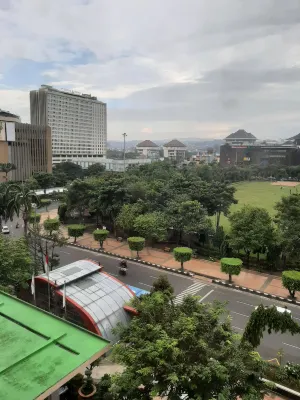 Hotel Ciputra Semarang managed by Swiss-Belhotel International  Dekat Hotel Photos