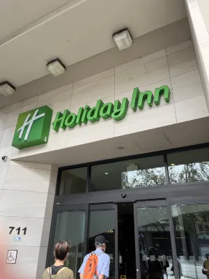Holiday Inn Vancouver-Centre Broadway Exterior Photos