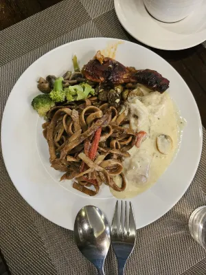 Belviu Hotel Bandung Restauration Photos