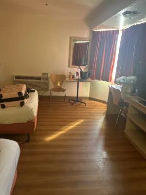 Motel 6 Westminster, CA - North Camere Photos