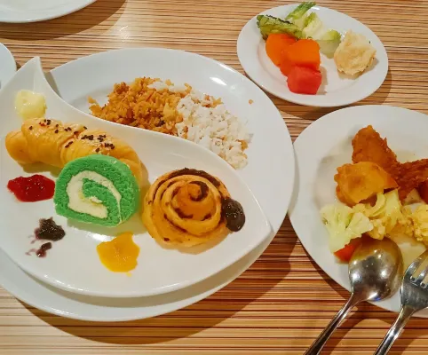Horison Ultima Suite & Residences Rasuna Jakarta Dining Photos