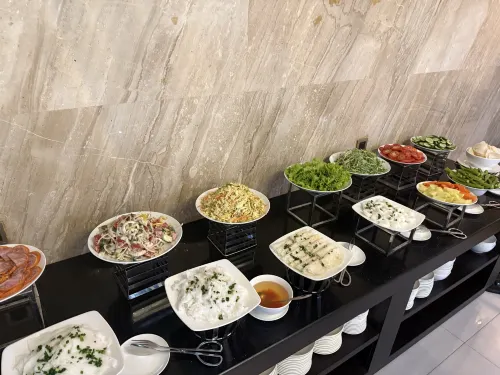 Khách sạn Meriton Ăn uống Photos
