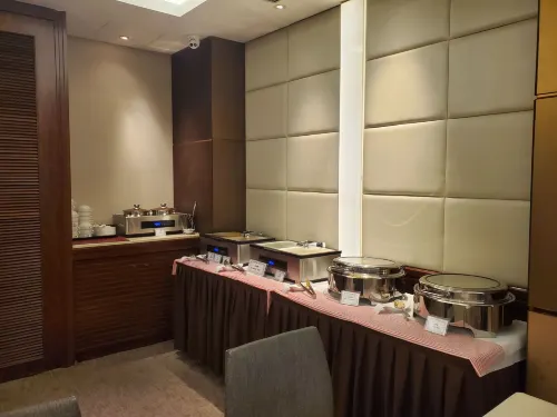 Wharney Hotel Dining Photos