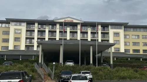 Visy Dior Exterior Photos