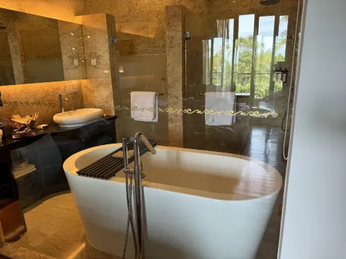 The Seminyak Beach Resort & Spa Huoneet Photos