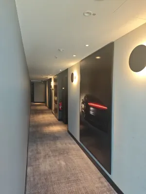 Radisson Blu Hotel at Porsche Design Tower Espaces publics Photos