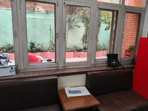 Hotel Backpackers Inn Photos