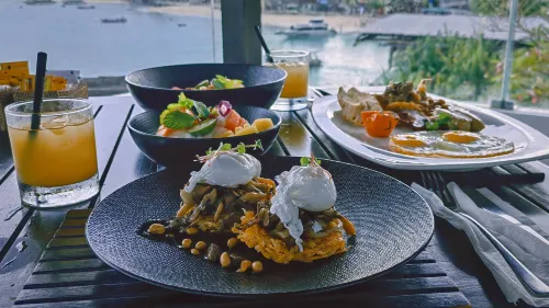 Batu Karang Lembongan Resort & Spa Dining Photos