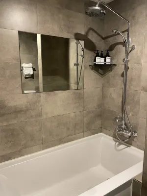 Hertz Hotel Rooms Photos