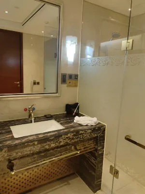 Howard Johnson Parkview Plaza Erdos Rooms Photos