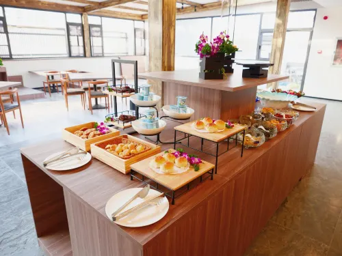 Travel World Hotel Restauration Photos