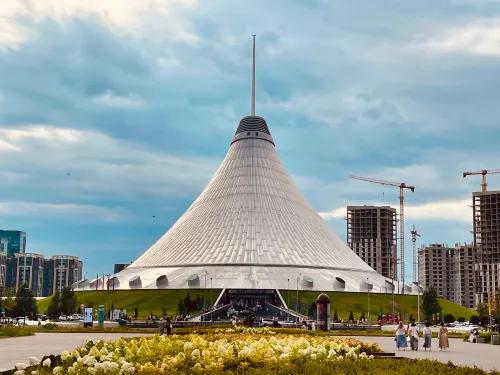King Hotel Astana Рядом с отелем Photos