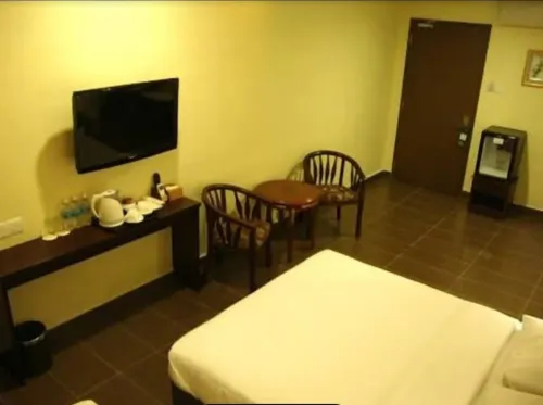 DM Hotel Photos