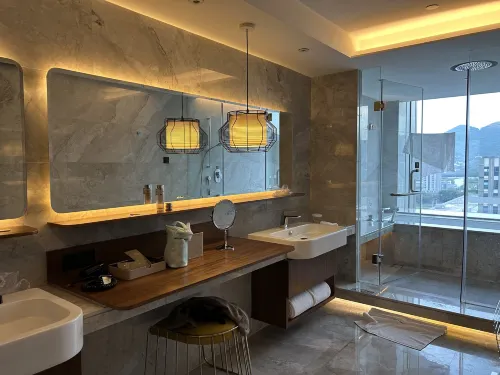the Lotus Hotel Kamar Photos