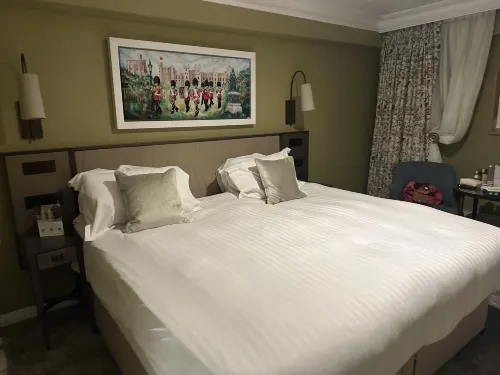 Castle Hotel Windsor Rooms Photos