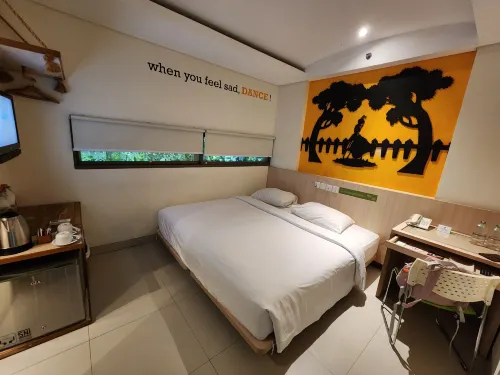 Grandmas Plus Hotel Legian Kamar Photos