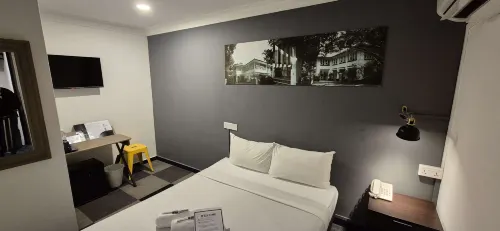 Check-Inn at Little India Zimmer Photos