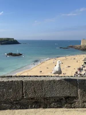 Kyriad Dol de Bretagne À proximité de l'hôtel Photos