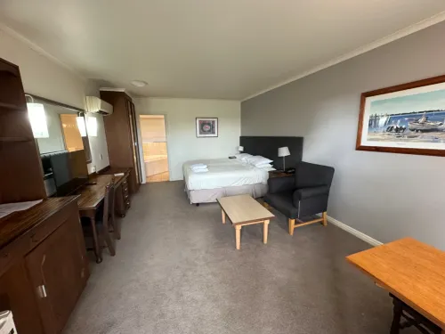 Best Western Plus the Tudor-Box Hill Rooms Photos