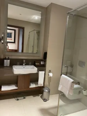 Crowne Plaza Muscat OCEC Chambres Photos
