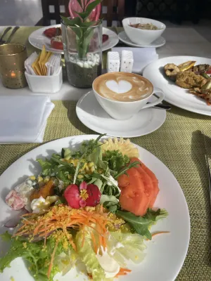 The Seminyak Beach Resort & Spa Ruokailu Photos