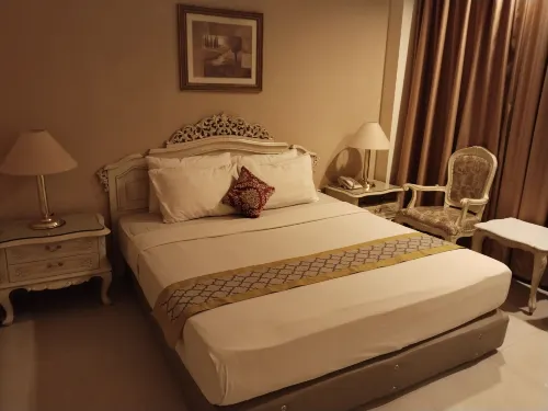 Hotel Indah Palace Solo Kamar Photos