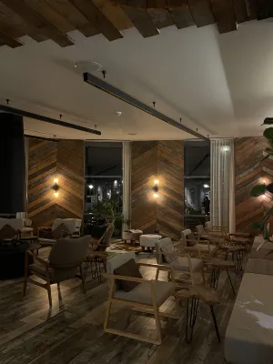 Urban Lodge Hotel Photos