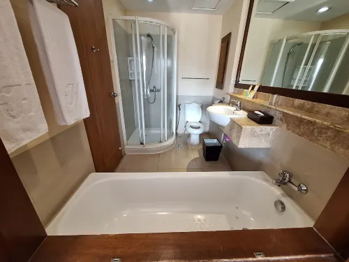 The Jayakarta Suites Bandung Kamar Photos